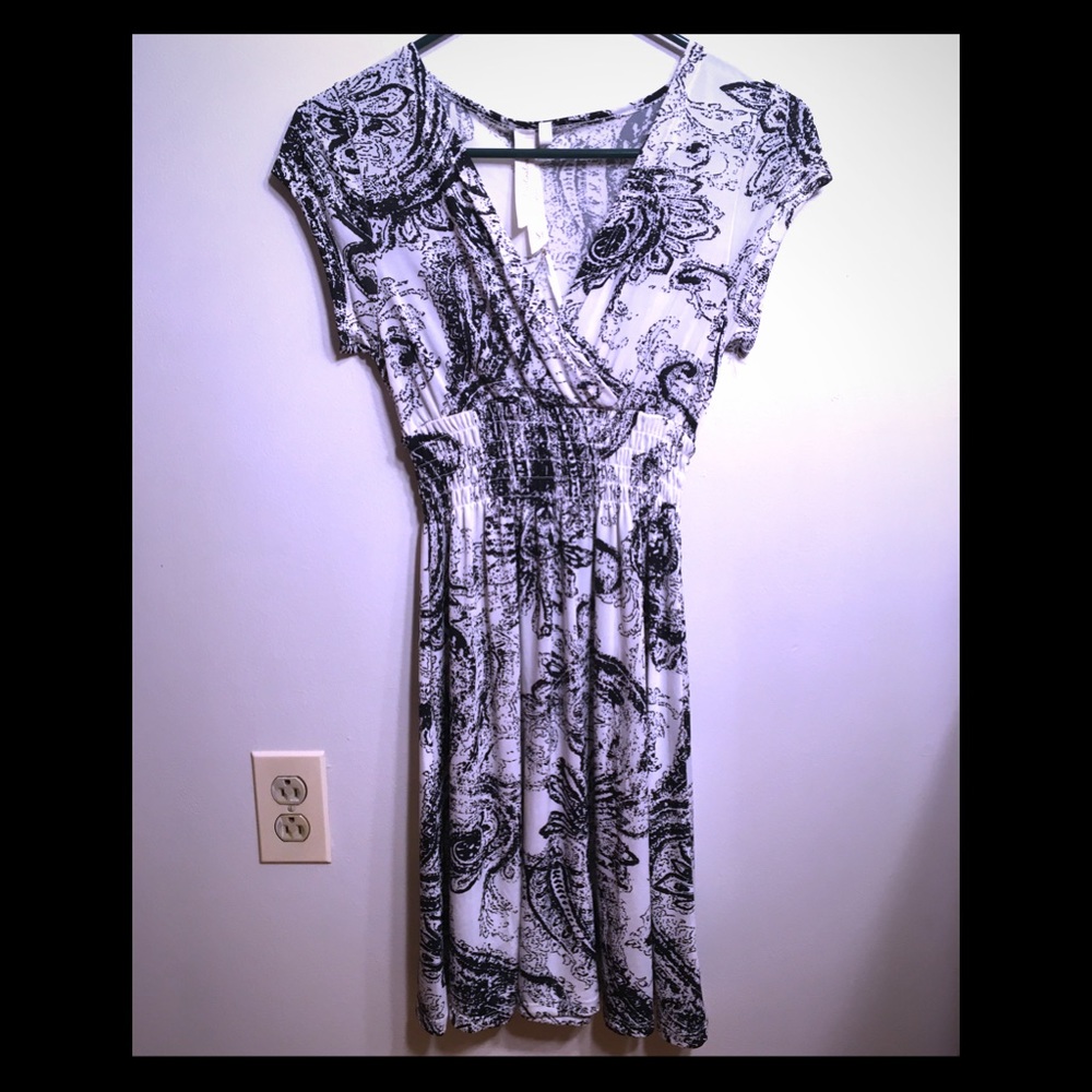 NWT Beautiful dress - Picture 1 of 8